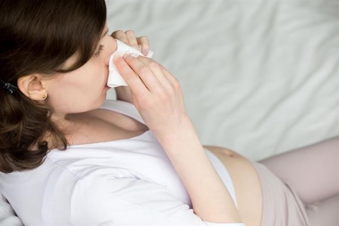 Какие симптомы простуды во втором триместре беременности вызывают тревогу?